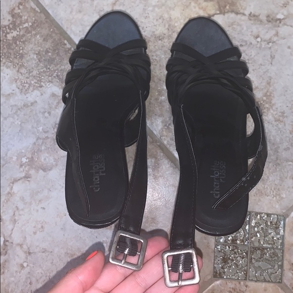 Charlotte Russe Chevron Pattern Wedges - Picture 5 of 8